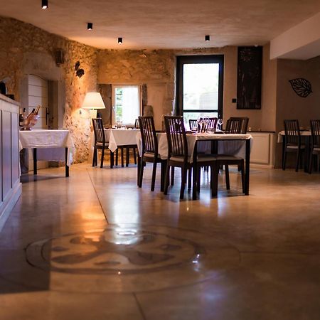 Готель Le Relais De Pigasse Ouveillan Екстер'єр фото
