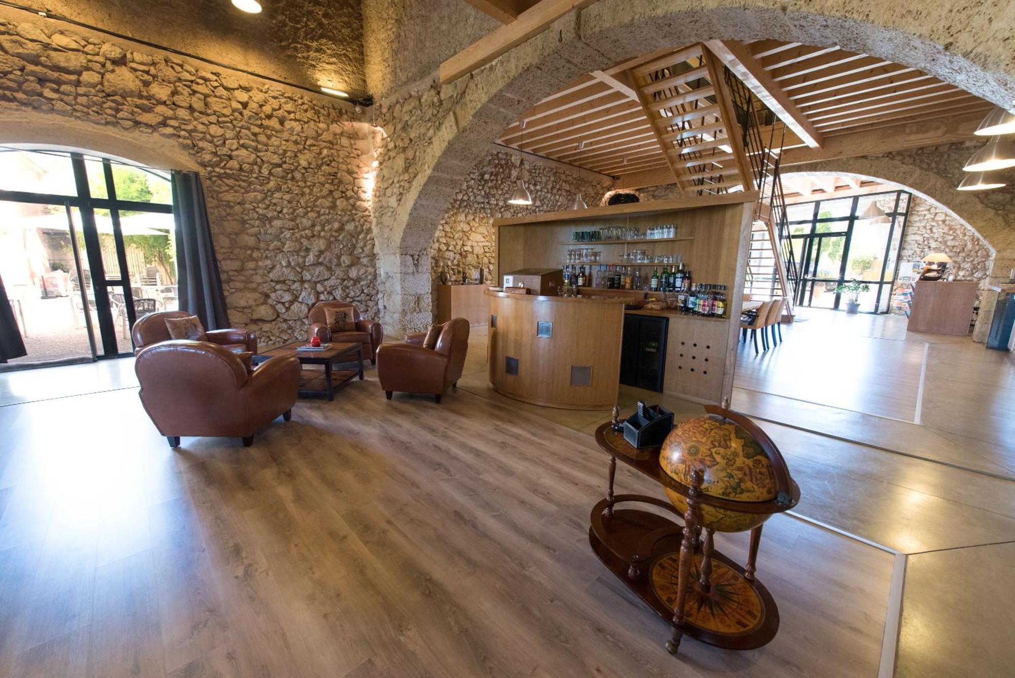 Готель Le Relais De Pigasse Ouveillan Екстер'єр фото